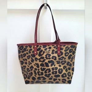Coach REVERSIBLE CITY TOTE WITH LEOPARD PRINT